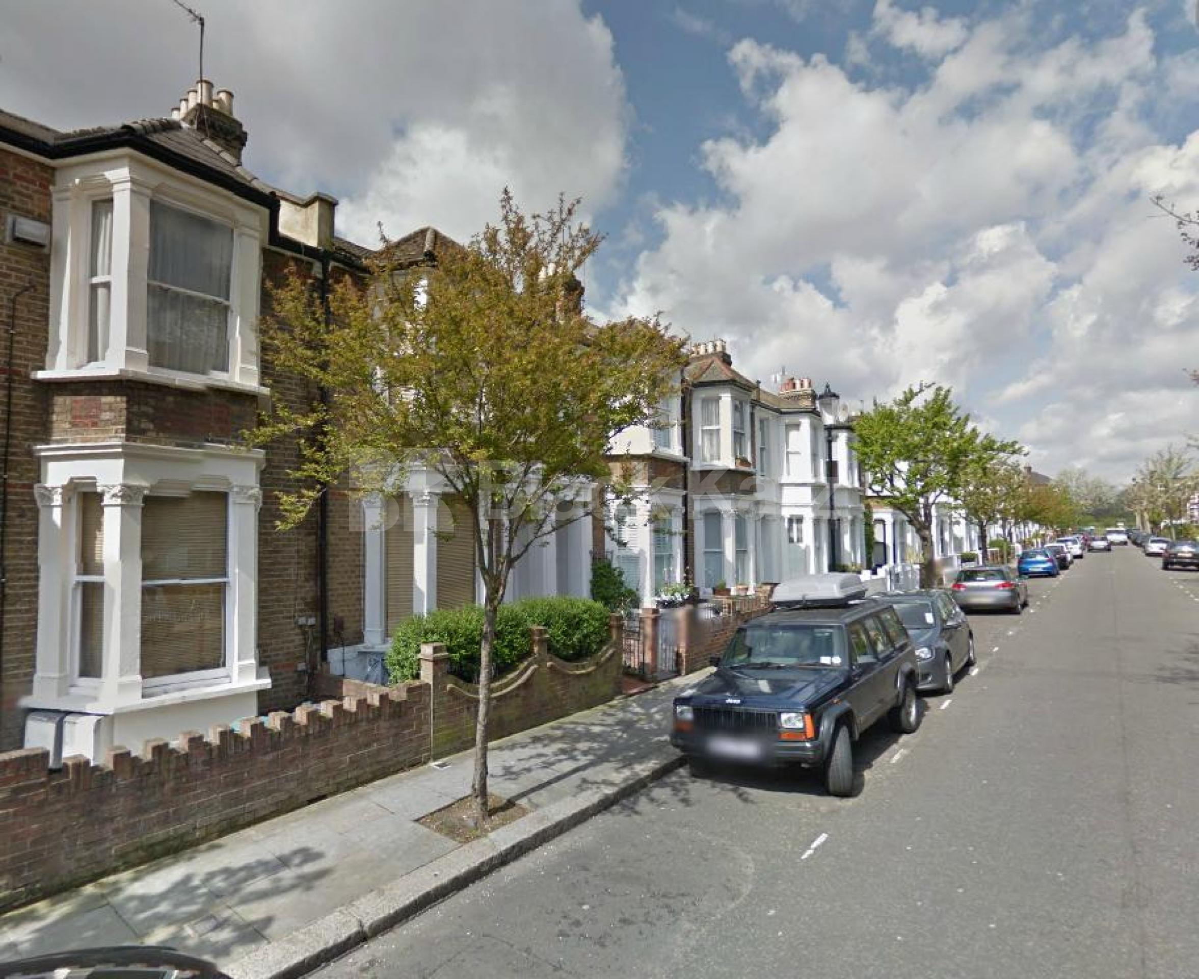 			4 BED HOUSE WITH GARDEN, 4 Bedroom, 1 bath, 1 reception Flat			 Brewster Gardens, NORTH KENSINGTON W10